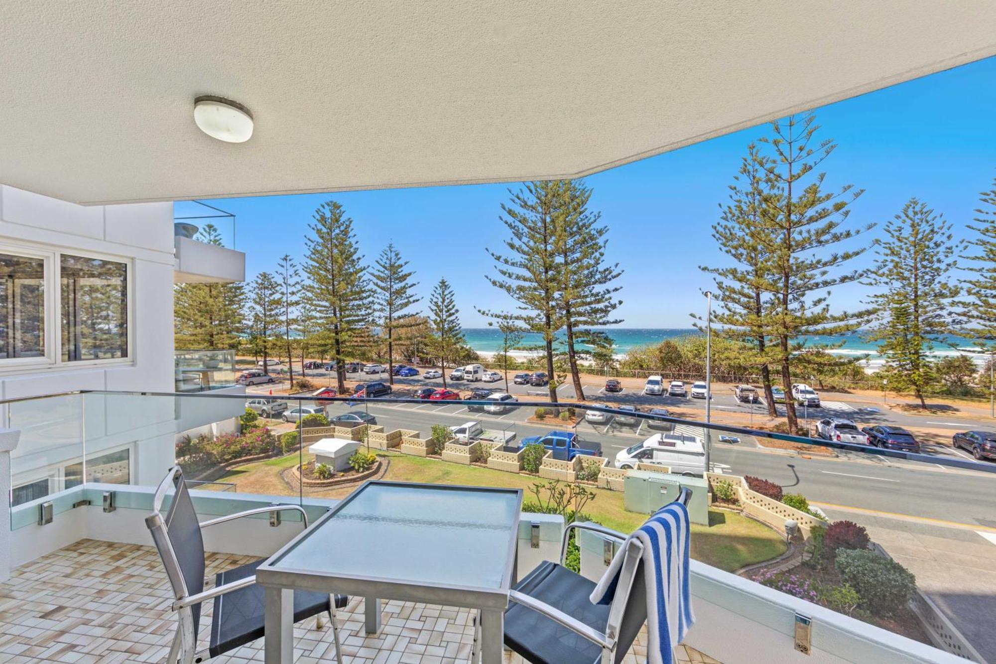 Southern Cross Beachfront Holiday Apartments Gold Coast Dış mekan fotoğraf