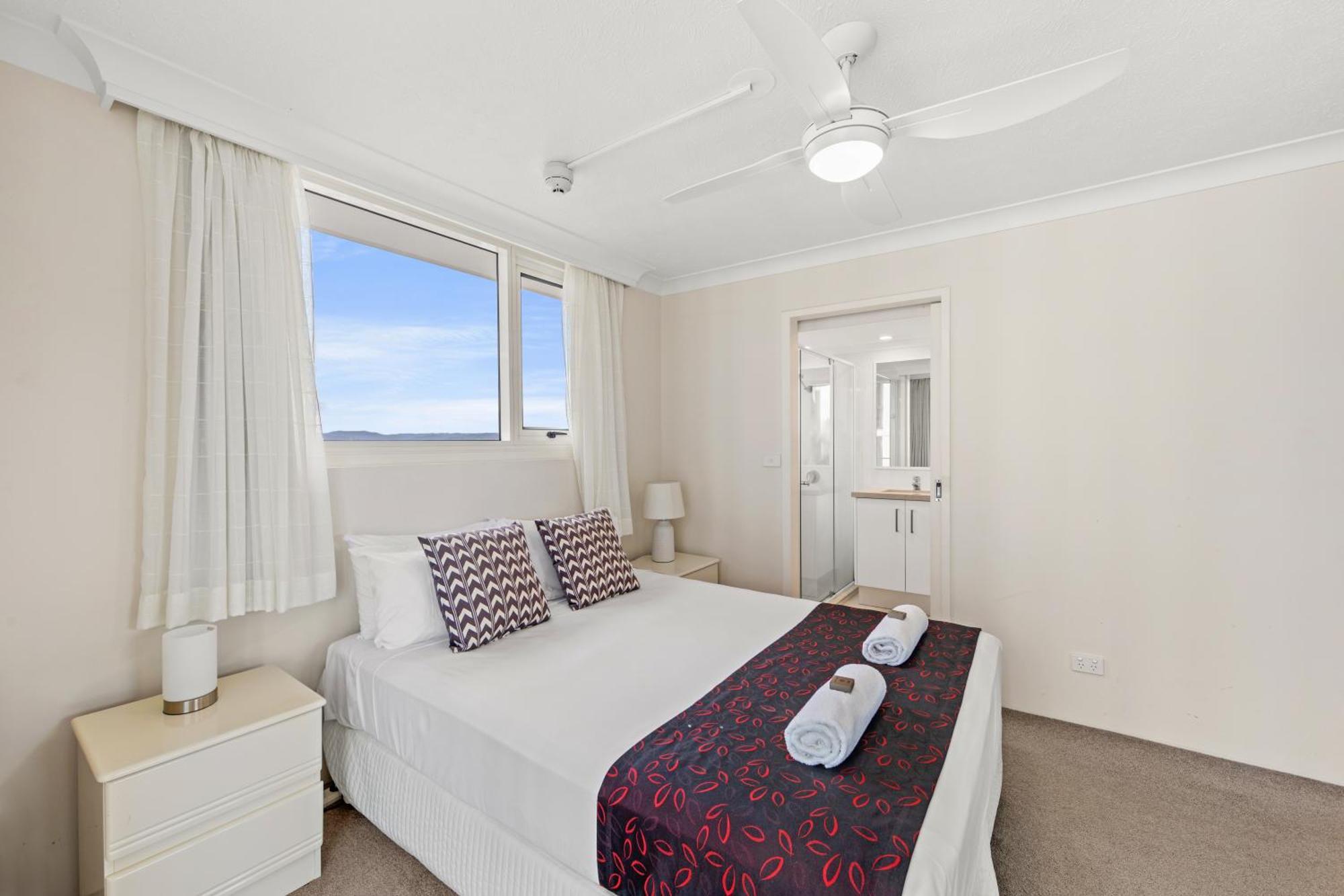 Southern Cross Beachfront Holiday Apartments Gold Coast Dış mekan fotoğraf